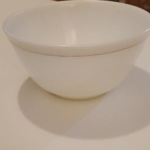 Vintage Pyrex 402 Nesting Bowl